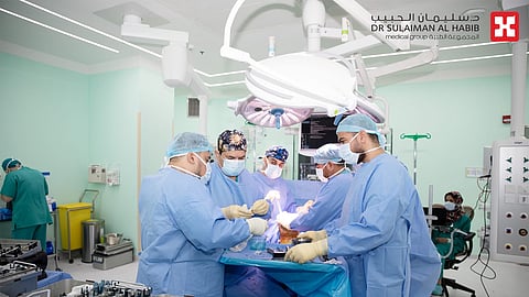 مستشفى الدكتور سليمان الحبيب بالقصيم يجري عملية استبدال مفصل ركبة معقدة لـ"سبعينية" سبق وخضعت لعملية لم يكتب لها النجاح بمستشفى آخر