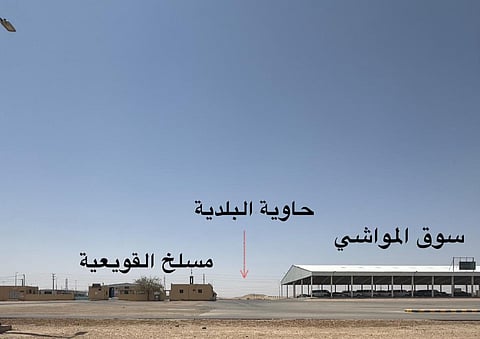 مواطن يرصد مخالفات بيئية قرب مسلخ القويعية.. و”موان” تتجاوب بسرعة وتباشر الموقع
