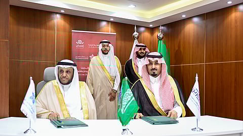 محافظ الطائف يشهد توقيع اتفاقية لإنشاء مركز لزراعة الكلى