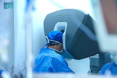 الأولى عالميًا.. "التخصصي" يزرع جهاز دعم بطيني مزدوج لمريض بمساعدة الروبوت