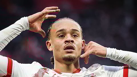 تشافي سيمونز لاعب لايبزيج الألماني