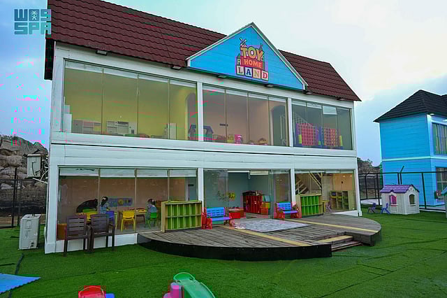 مشاهد رائعة من متنزه الأمير سلطان الوطني في أبها.. هنا تجربة سياحية تجمع الترفيه والطبيعة 63 sabq%2F2025 07