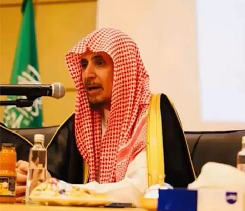 مفوّض الإفتاء بحائل: خيانة الوطن لا تصدر إلا من ساقط الرجولة.. والمجتمع السعودي يفضح زيفهم بولائه ووعيه