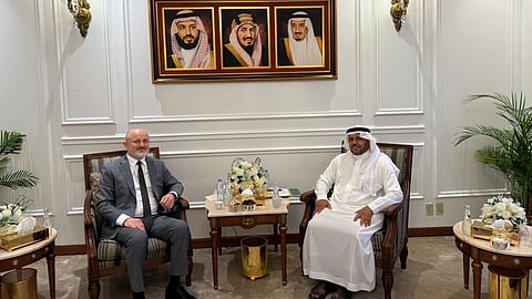 المندوب السعودي لدى التعاون الإسلامي يبحث مع نظيره الروسي سبل تعزيز العمل المشترك