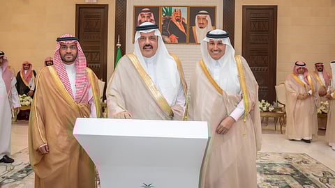 بتكلفة تتجاوز 47 مليون ريال.. أمير حائل يدشّن 13 مشروعًا لتحسين شبكة الطرق بطول 358 كلم