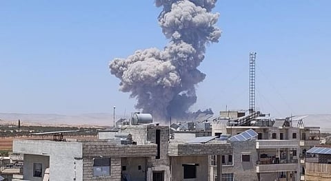 ارتفاع حصيلة ضحايا انفجارات مستودع أسلحة في إدلب إلى 12 قتيلًا وأكثر من 100 مصاب