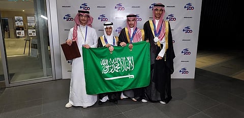 المنتخب السعودي يحصد 4 جوائز في أولمبياد الأحياء الدولي 2025 بمشاركة 80 دولة