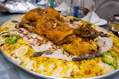 "النمر" يحذر: وجبة "المفطح" ترفع الدهون في الدم لـ24 ساعة.. وتؤثر على نتائج التحاليل الطبية صباحاً