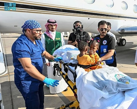 إنفاذًا لتوجيهات خادم الحرمين وولي العهد.. وصول التوأم الملتصق الجامايكي "أزاريا وأزورا إيلسون" إلى الرياض