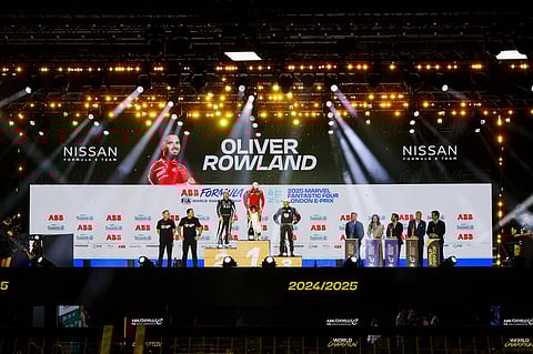 فريق "نيسان فورمولا إي" يتوج موسمه الـ 11 بإنجاز كبير بدعم من الراعي السعودي "إلكترومين"