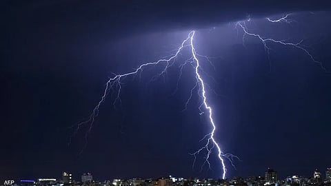 تعادل رحلة من باريس إلى ميلانو .. أطول صاعقة برق في العالم تمتد من تكساس إلى كانساس