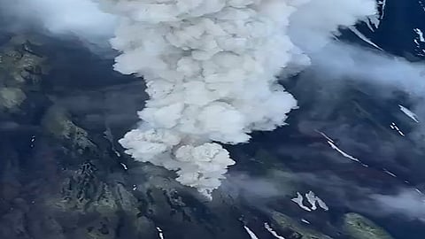 الفيديو.. زلزال الأسبوع الماضي أوقظ بركانًا نائمًا منذ 600 عام في روسيا