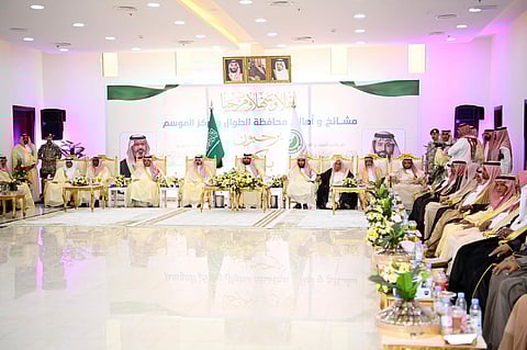 أمير جازان يزور محافظة الطوال ويؤكد دعم القيادة للتنمية ويوجه بتعزيز الخدمات