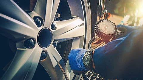 المرور السعودي يحذّر: خلل الإطارات يهدد حياتك على الطريق