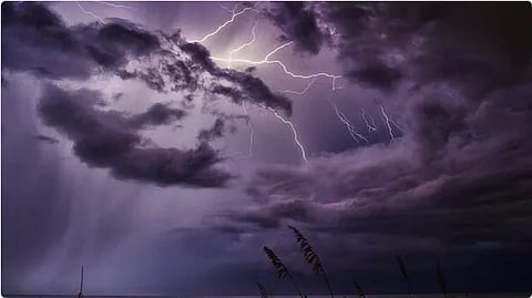 طقس الأربعاء .. الأرصاد : هطول أمطار رعدية غزيرة تطال هذه المناطق