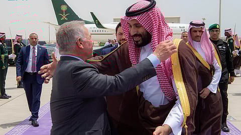 الأمير محمد بن سلمان مودعًا ملك الأردن عبدالله الثاني ابن الحسين