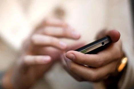 تقنية تنصت متطورة تثير المخاوف بشأن خصوصية المكالمات الهاتفية