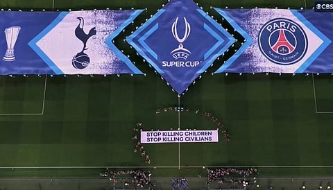 "يويفا" يرفع شعار "أوقفوا القتل" دعمًا لغزة في مباراة السوبر الأوروبي