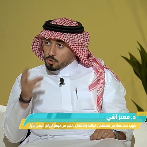 "مكافأة مُسمّمة".. طبيب يحذّر: السكريات تُضعف نمو الأطفال وتحوّلهم لمرضى !