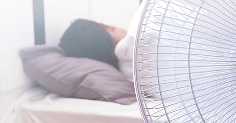 دراسة تحذر: المروحة قد تضاعف مخاطر القلب في ليالي الصيف الحارة