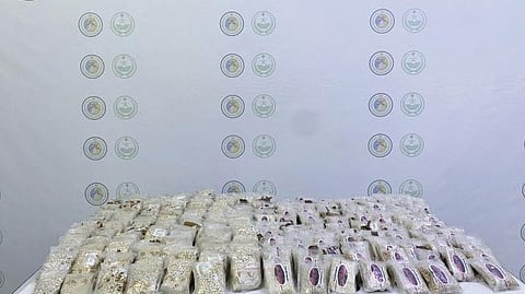 إحباط تهريب 230,000 قرص من مادة الإمفيتامين المخدر بمنطقة تبوك