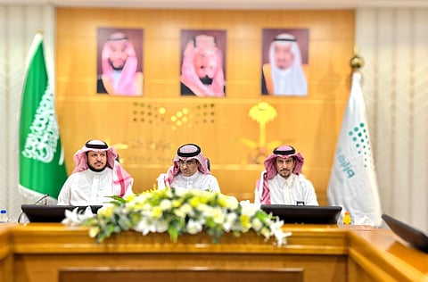 استعداداً للعام الدراسي.. تعليم الطائف يعقد لقاءً افتراضياً مع مديري ومديرات المدارس بعنوان "نحو الانضباط والتميز"