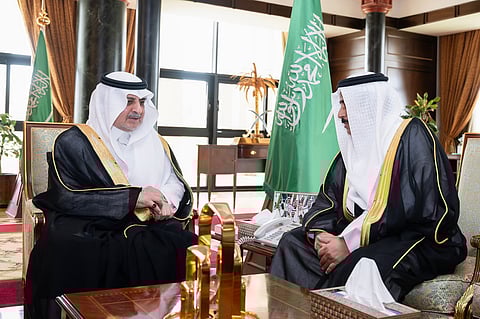 أمير تبوك يستقبل مدير مطار الأمير سلطان ويؤكد دور المطار في دعم الاقتصاد والسياحة
