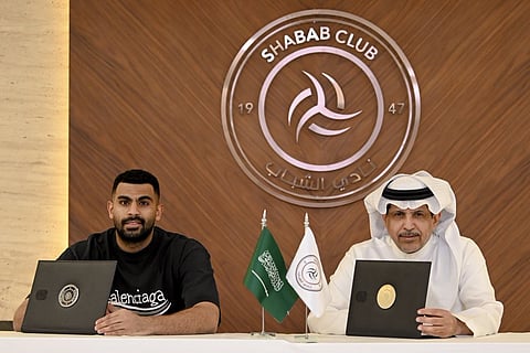 القادم من نادي الاتحاد.. الشباب يوقّع رسميًا مع "المحاسنة"