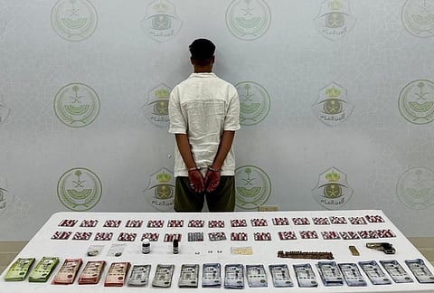 في مداهمة أمنيّة.. الإطاحة بمروج حشيش وإمفيتامين وأدوية محظورة بالرياض