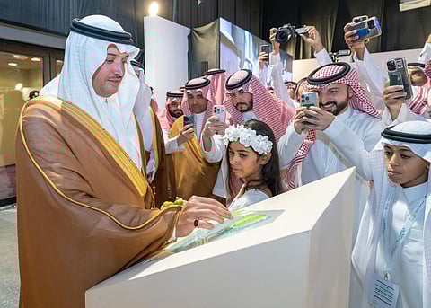 محافظ الاحساء يفتتح معرض اللومي بالأحساء 