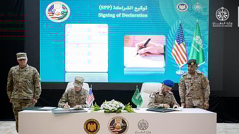 وزارة الدفاع توقع اتفاقية شراكة عسكرية مع الحرس الوطني الأمريكي