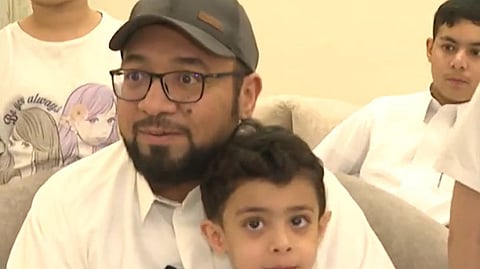 خالد عكاش.. من معاناة المرض إلى تحقيق حلم الاستقرار