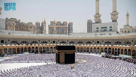 إمام الحرم المكي: صلاة الاستخارة سبيل التوكل والطمأنينة