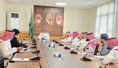غرفة الأزمات في محايل تبحث خطط السلامة والحماية من تبعات الأمطار
