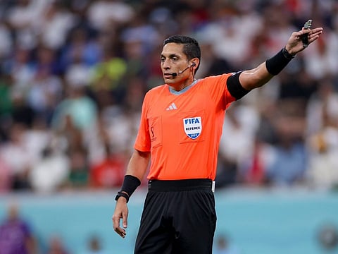 في افتتاح الجولة الأولى من دوري روشن.. صافرة فنزويلية تضبط قمة الأهلي ونيوم