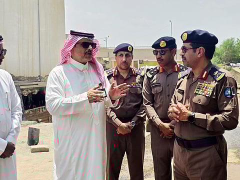 تفقد ميداني لأضرار السيول في وادي دغبج بمشاركة قيادات عسير