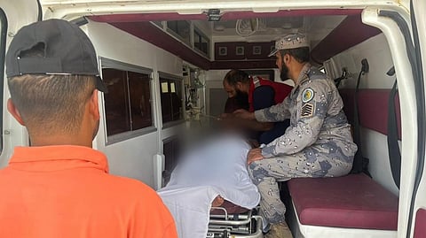 حرس الحدود بالمدينة المنورة ينقذ مواطنًا من الغرق أثناء ممارسة السباحة