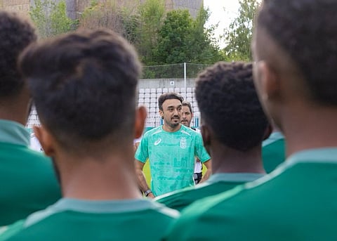 قبل مواجهة مقدونيا والتشيك.. وزير الرياضة "الفيصل" يشحذ همم لاعبي الأخضر