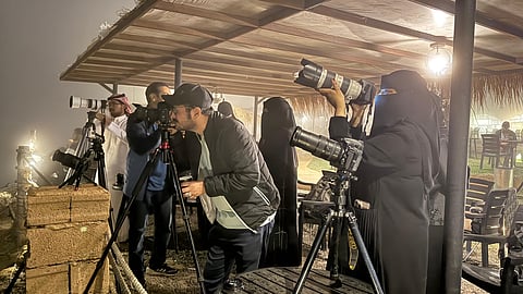 نادي عسير الفوتوغرافي ينظم ورشة عملية لرصد وتصوير خسوف القمر الكلي