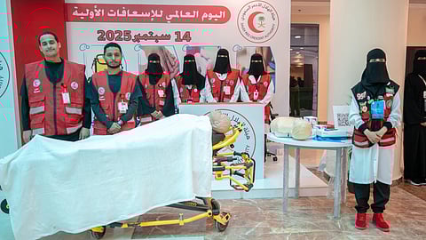 أمير جازان يرعى احتفال الهلال الأحمر بتسجيل أكبر عدد متدربين في غينيس