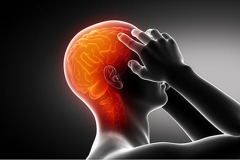 من تعدد المهام إلى الأطعمة فائقة التصنيع.. دراسة صادمة: 7 سلوكيات شائعة تدمر الدماغ