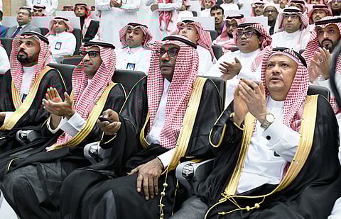 رئيس جامعة جازان يدشّن الأنشطة الطلابية للعام 1447هـ