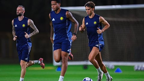 جانب من تدريبات لاعبي النصر