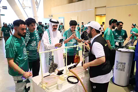 "كفى" تقنع 100 شاب بالإقلاع عن التبغ في كلاسيكو الأهلي والهلال