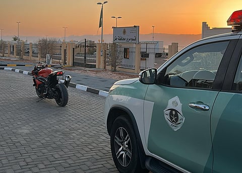 "مرور تبوك" يضبط قائد دراجة آلية ارتكب مخالفات مرورية مؤثرة ونشرها عبر مواقع التواصل