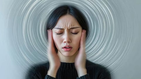 يجب استشارة الطبيب فورًا.. نوبات الدوار المتكررة إشارة تحذير للأطفال والنساء