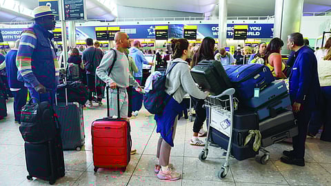 توقيف رجل في بريطانيا بعد هجوم إلكتروني عطّل مطارات أوروبية