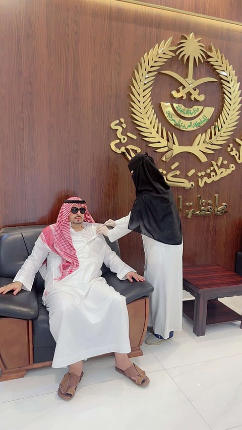 محافظ الخرمة يُدشّن حملة التطعيم ضد الإنفلونزا الموسمية