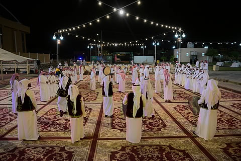 بالصور .. اختتام احتفالات مركز الحلوة في حوطة بني تميم باليوم الوطني بالعرضة السعودية