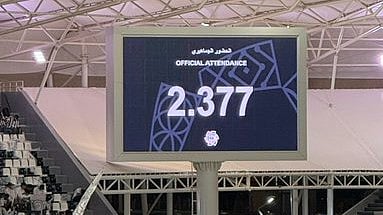حادثة ملعب الليوث تفجّر جدلاً جماهيرياً.. الشباب يكشف لـ"سبق" أرقام الحضور الحقيقية